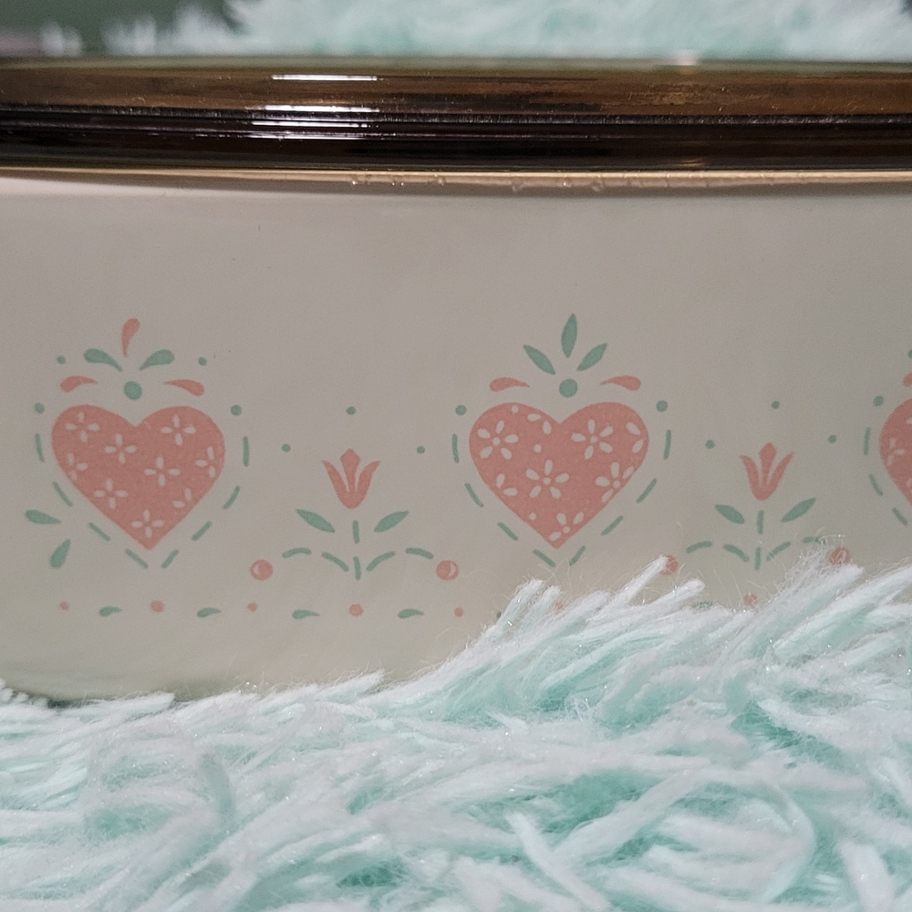 Heart Patterned Glass Lid Container - Picture 7 of 16
